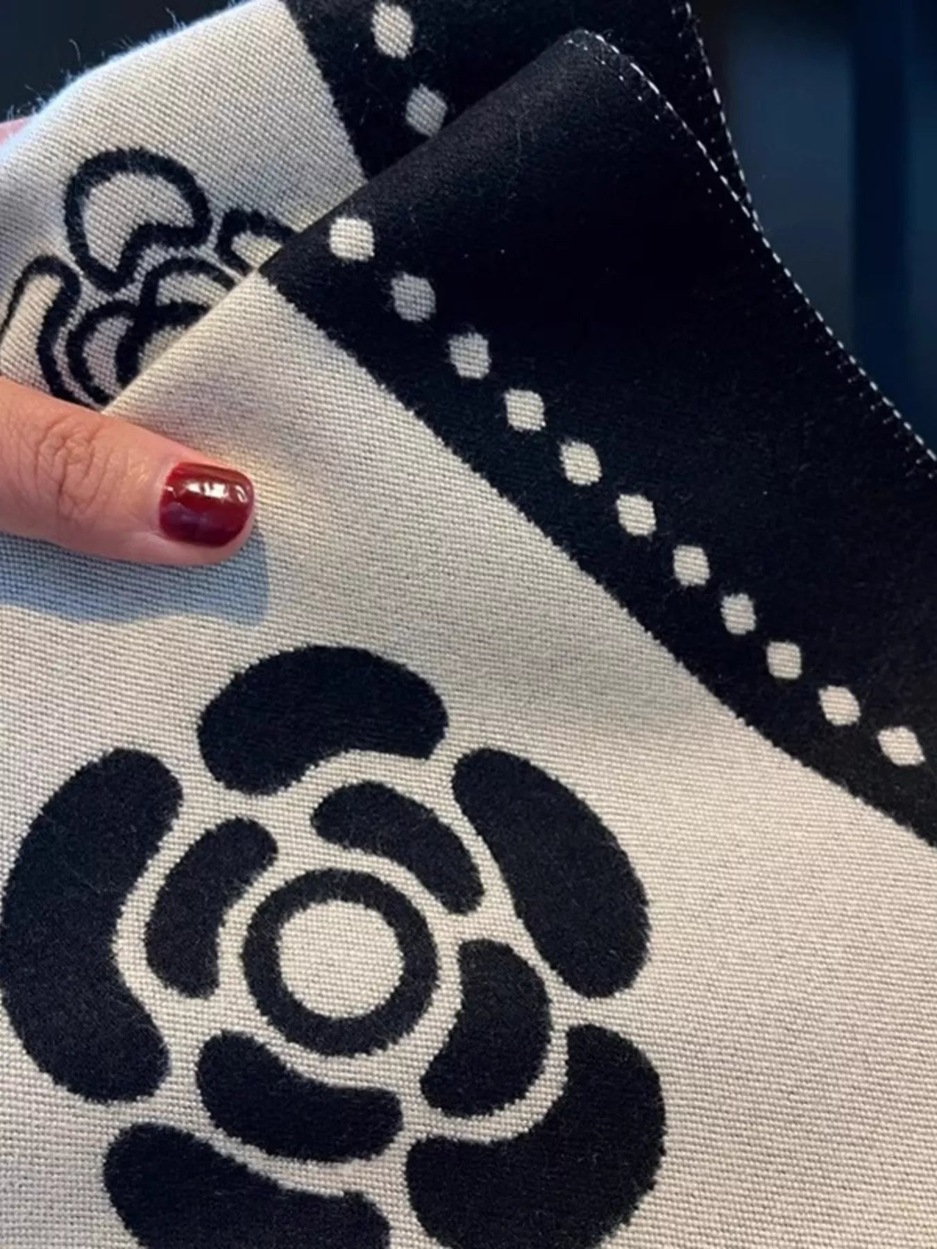 084cf51c1e3d4a82a384b8ed4ae61256-Max-Origin