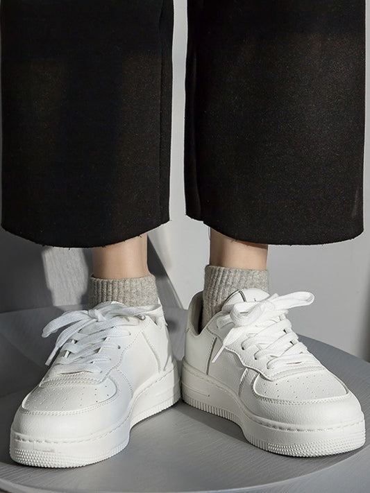 Plateauschuhe mit runder Spitze und Schnürung