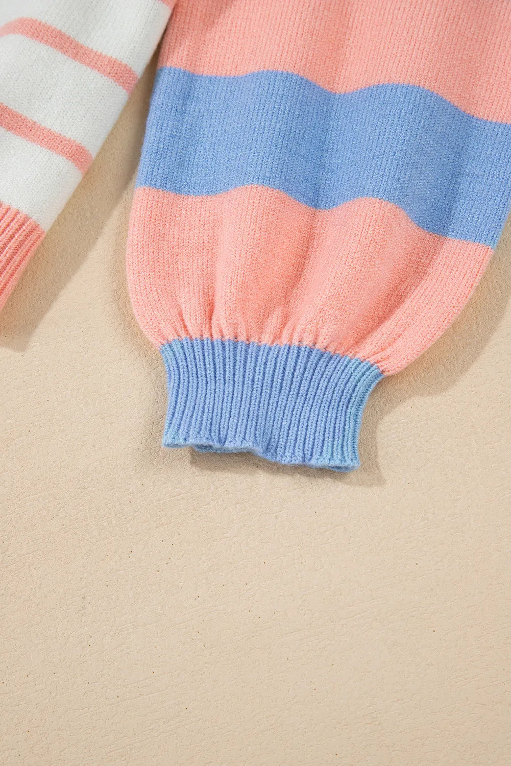 Pullover mit Rundhalsausschnitt und langen Ärmeln und Kontraststreifen