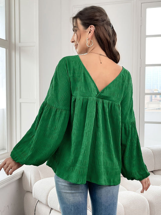 Strukturiertes Langarm-Oberteil mit V-Ausschnitt in Übergröße