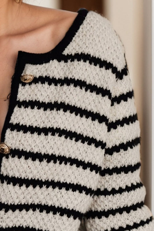 Gestreifter Cardigan mit Knöpfen und langen Ärmeln
