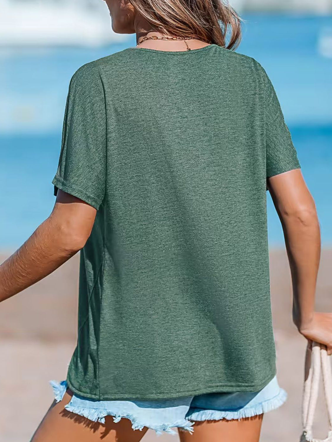 T-Shirt mit kurzen Ärmeln und Einkerbungen