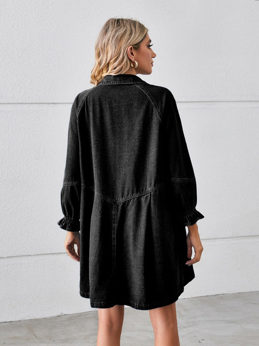 Mini-Jeanskleid mit Knopfleiste und Volantärmeln