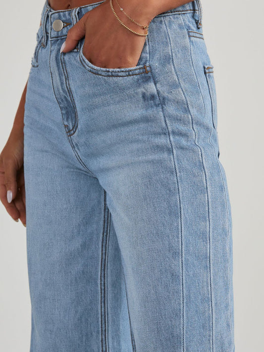 Jeans mit weitem Bein und Taschen, Saum unversäubert