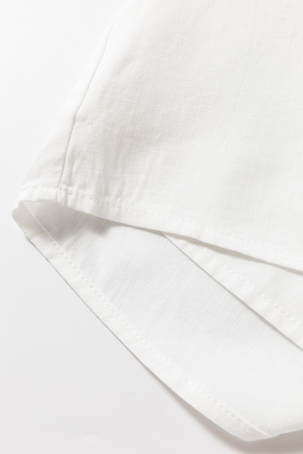 Langärmlige Bluse mit Spitzendetail und Bindeband am Hals