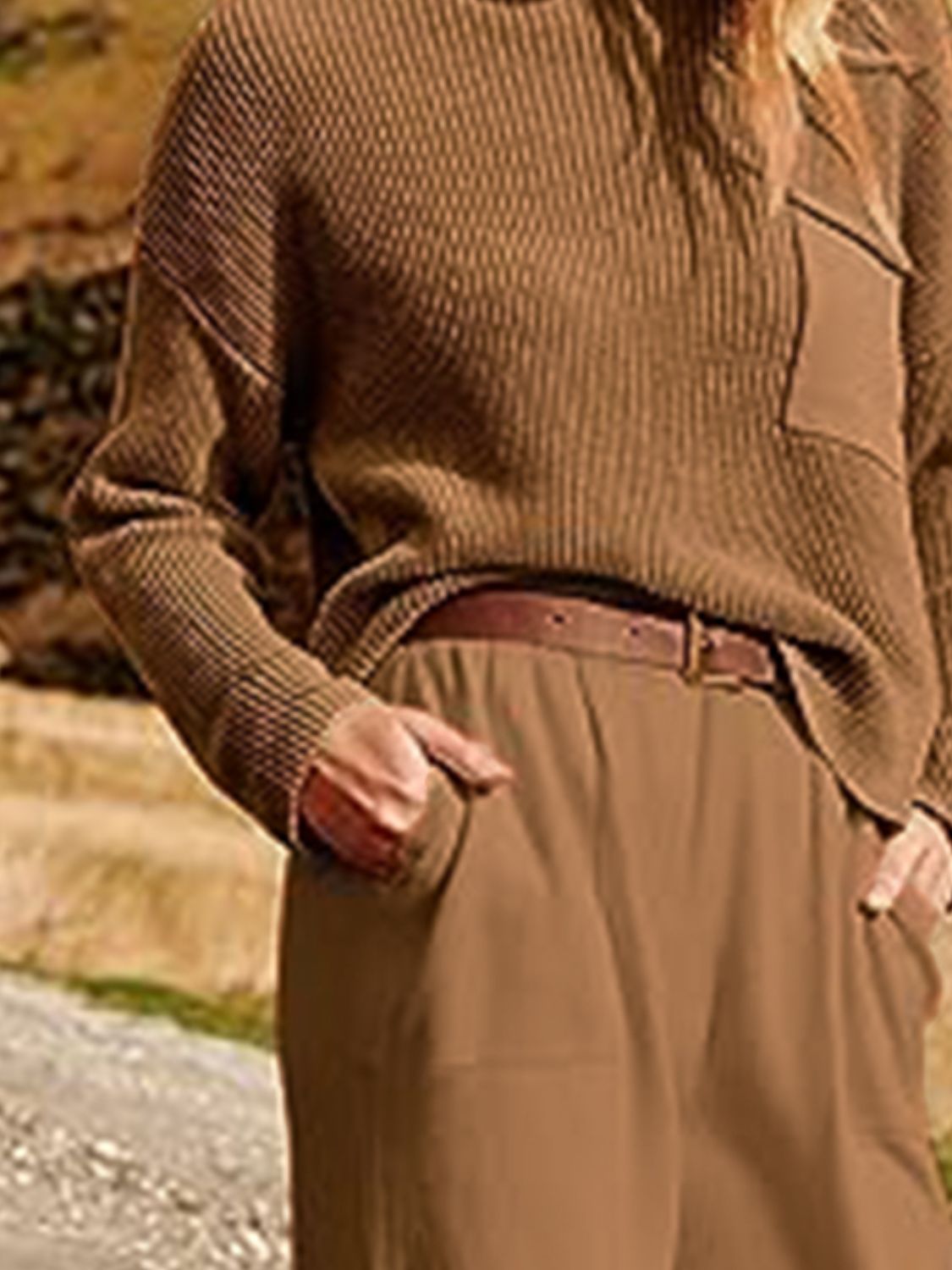 Set aus Strickoberteil und Jogginghose