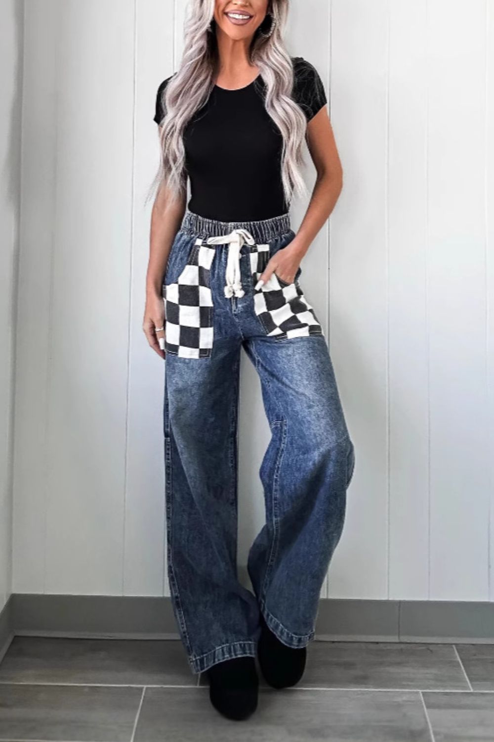 Karierte Jeans mit weitem Bein