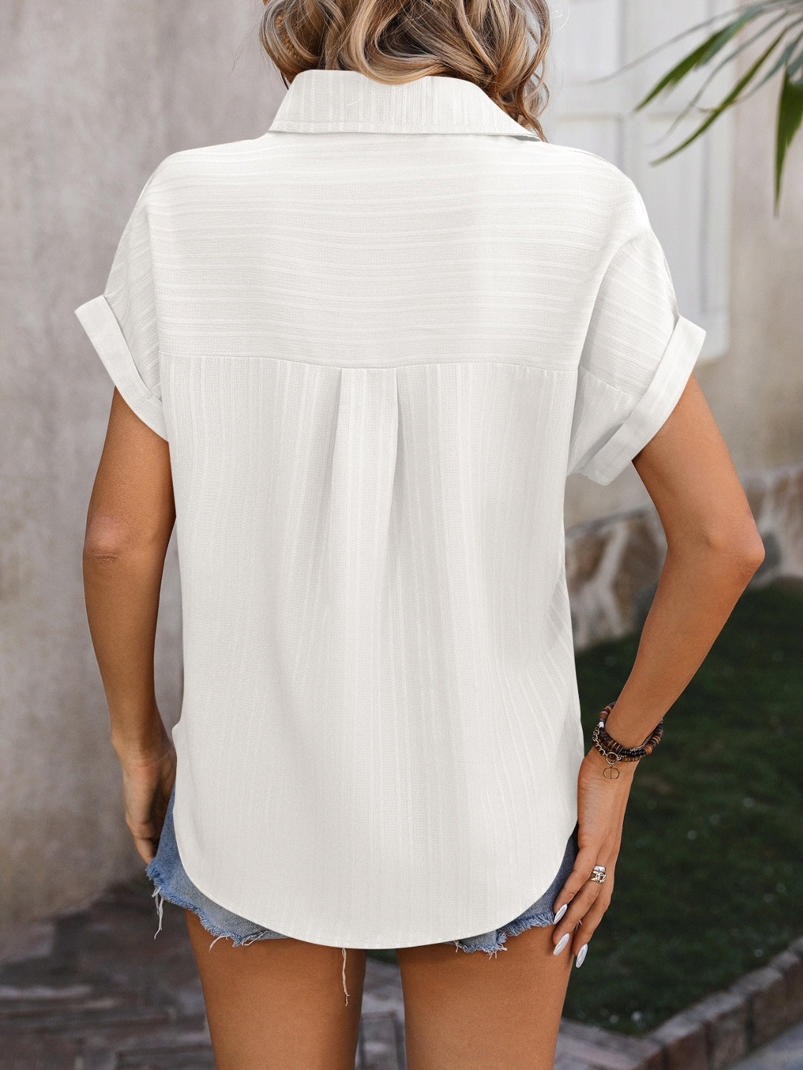 Strukturiertes Hemd mit Knopfleiste und Flügelärmeln