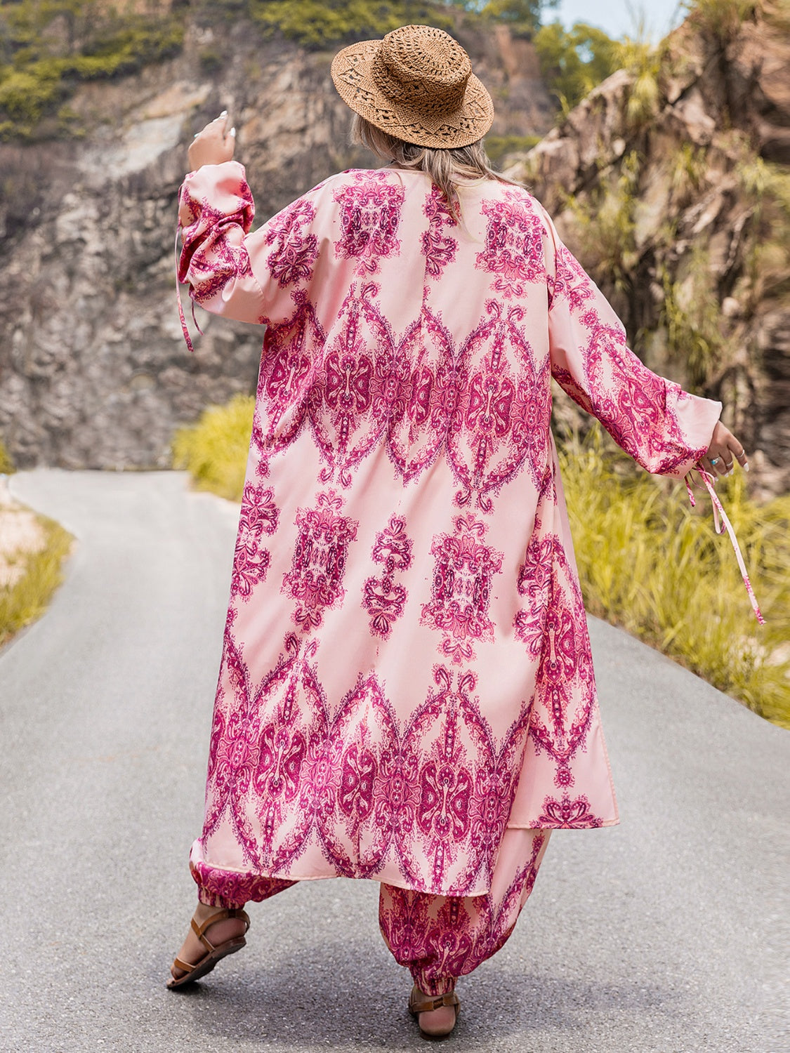 Set aus Cardigan und Hose mit offener Vorderseite in Übergröße