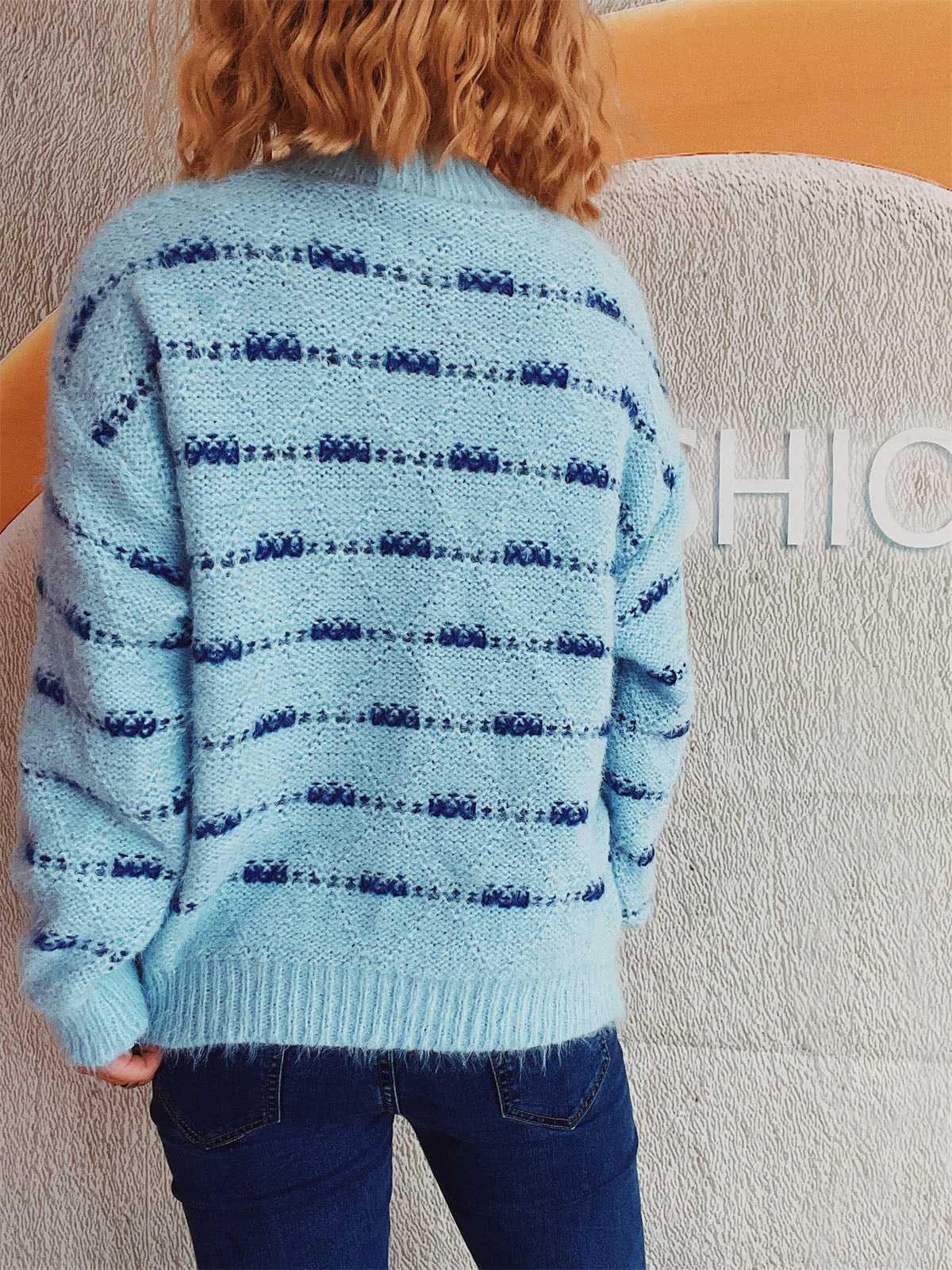 Gestreifter Pullover mit Rundhalsausschnitt und langen Ärmeln