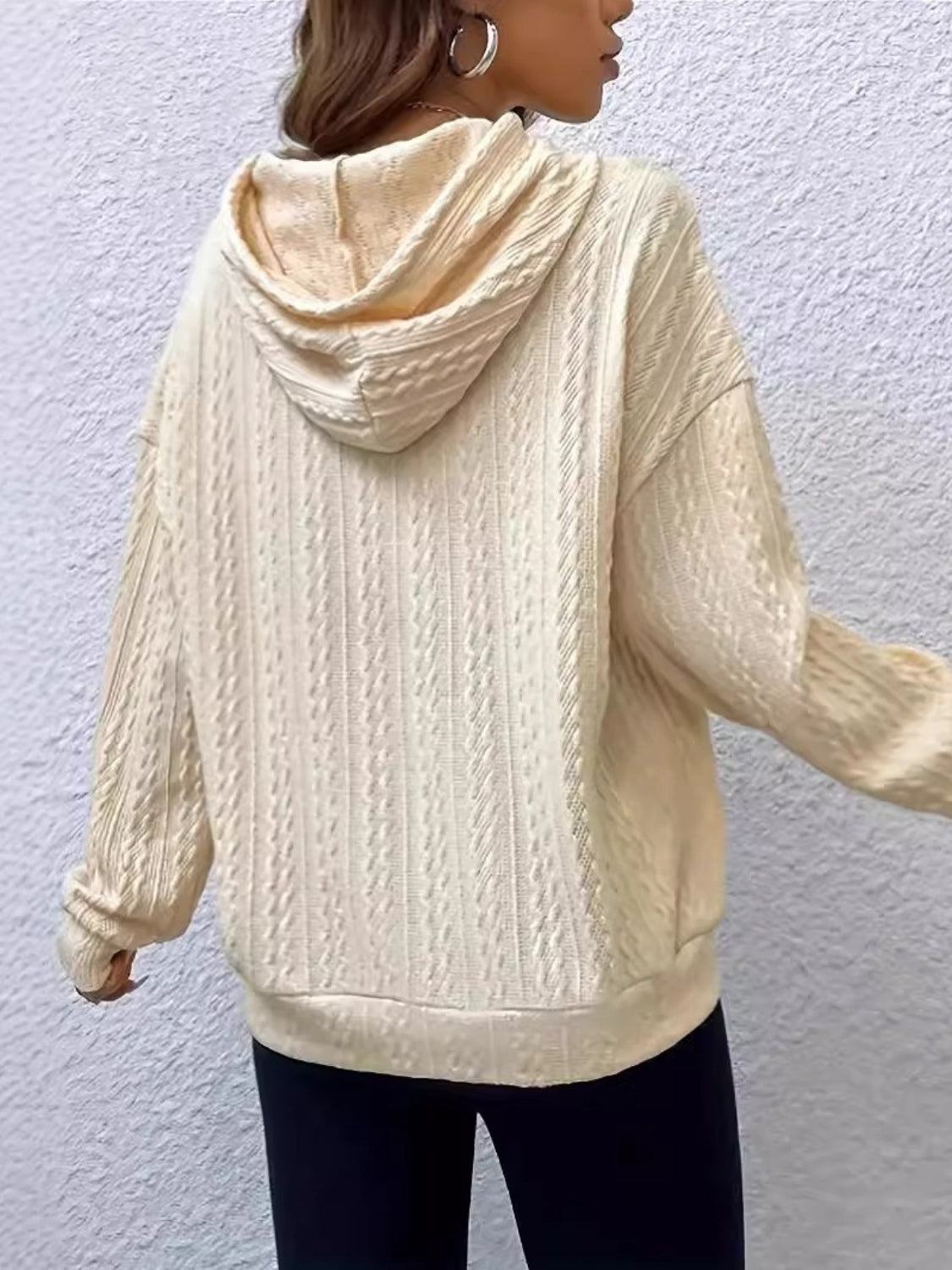 Kapuzenpullover mit Kordelzug und langen Ärmeln