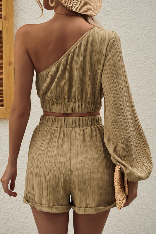 Set aus One-Shoulder-Crop-Top und Shorts mit Ballonärmeln