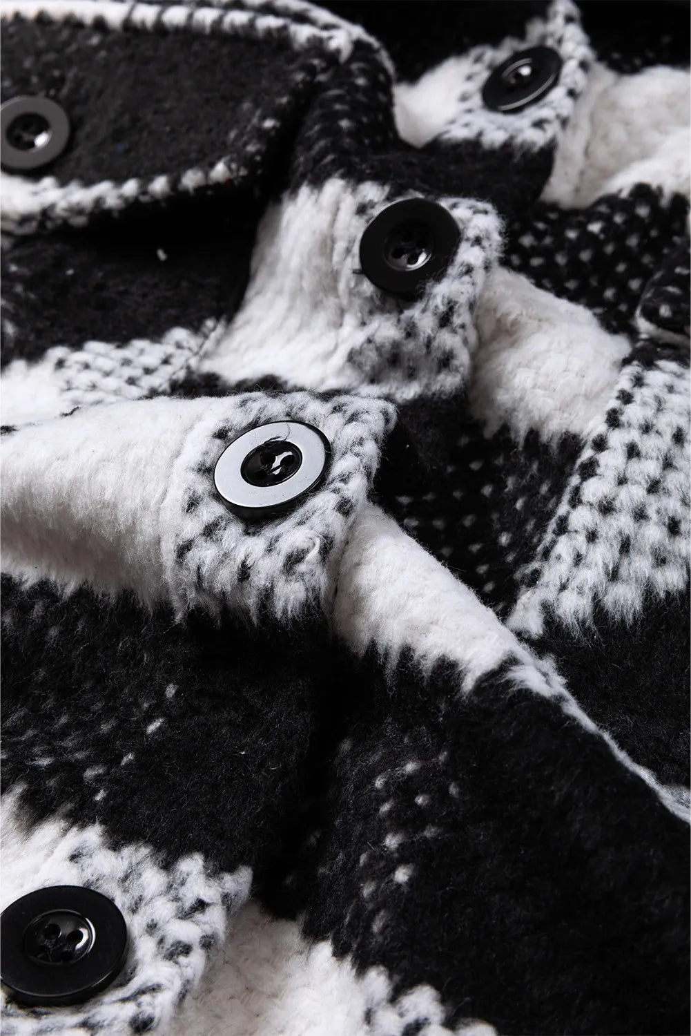 Karierte, langärmlige Jacke mit Knöpfen