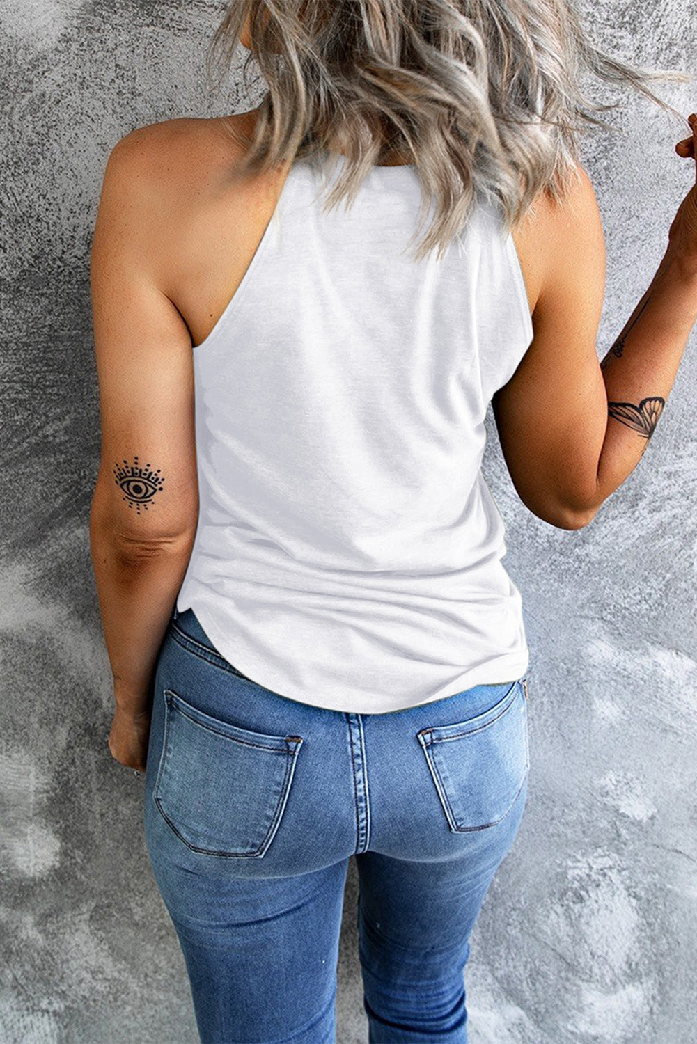 Tanktop mit griechischem Kragen und Schleife Grafik