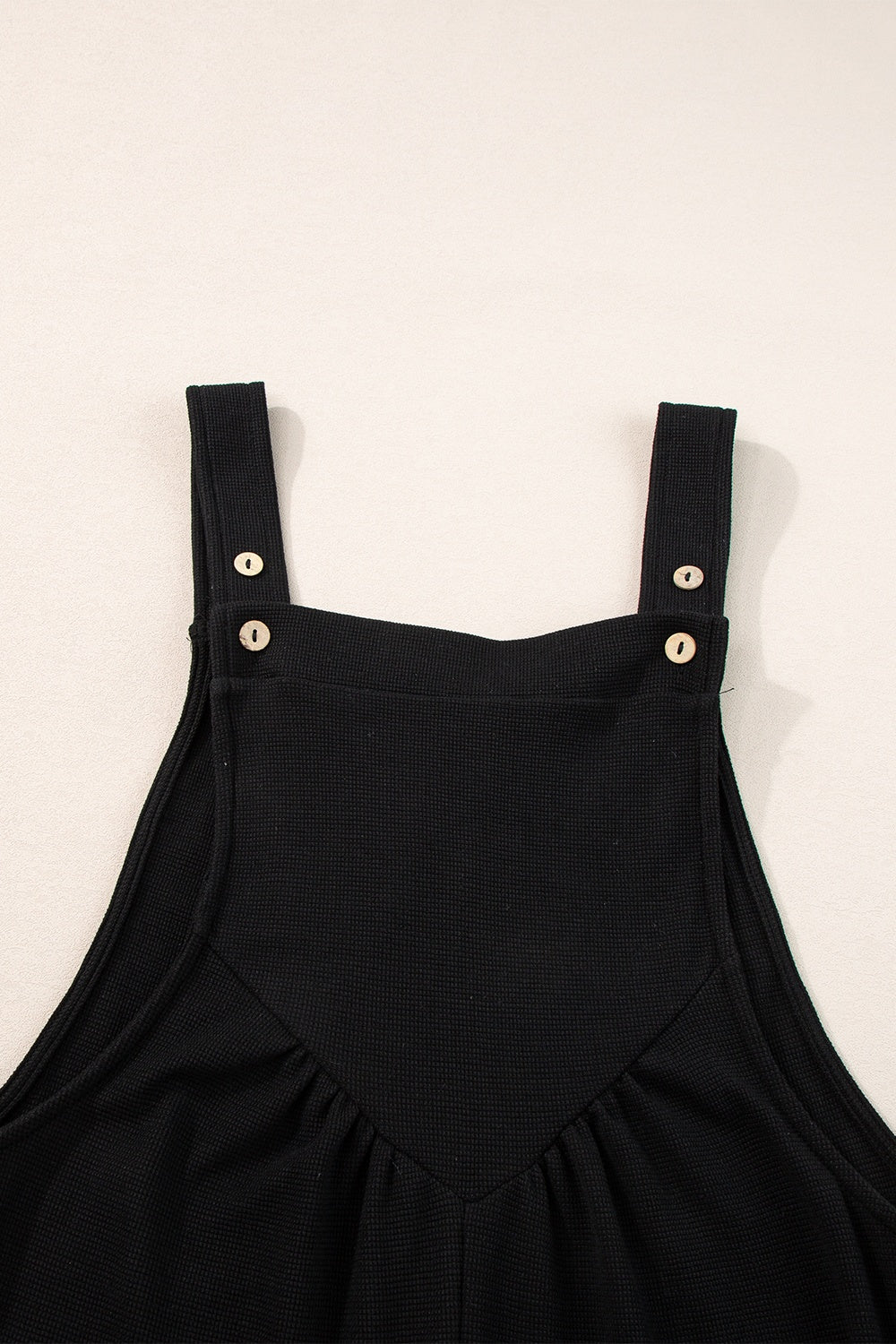 Overall mit weitem Bein und Knopfleiste