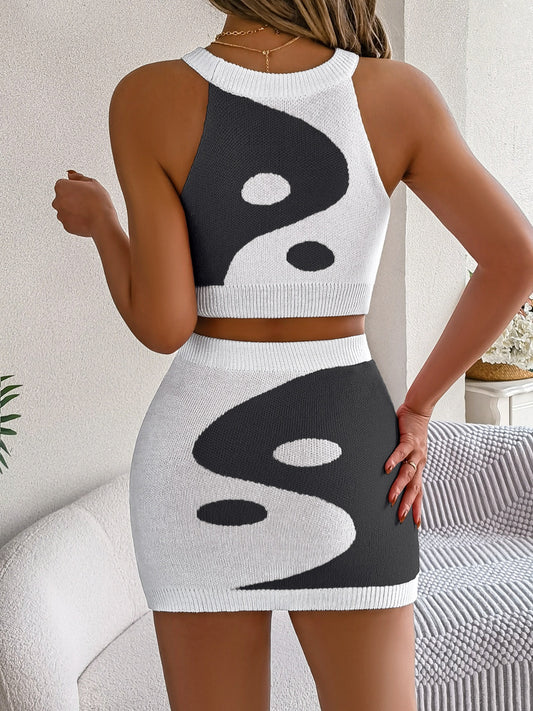 Strickset mit ärmellosem Top und Rock mit Rundhalsausschnitt