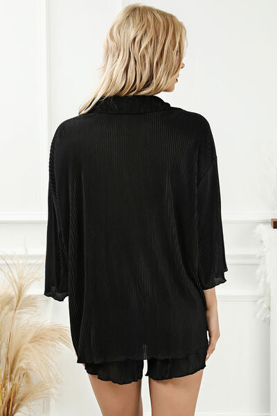 Lounge-Set aus Hemd mit Plissierung und Shorts