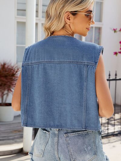 Ärmellose Jeansjacke mit Taschen und Knopfleiste