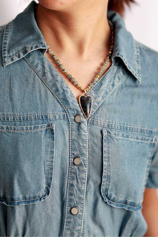 Perlenkette mit Natursteinanhänger