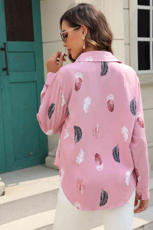 Bedrucktes Hemd mit Kragen und Knöpfen