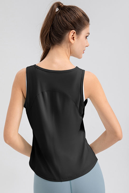 Aktives Tanktop mit Rundhalsausschnitt und breiten Trägern