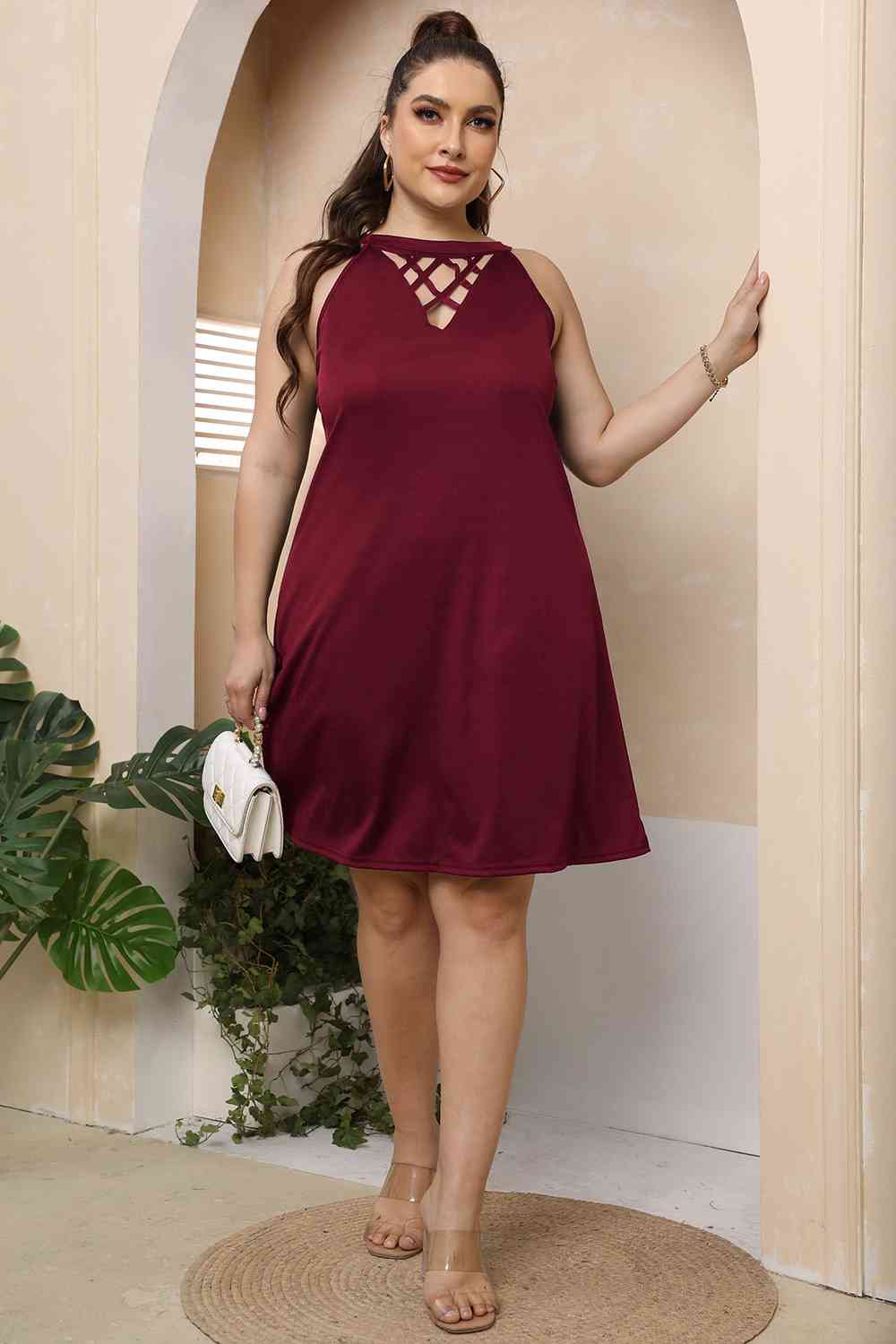 Plus Size Kleid mit Rundhalsausschnitt und Cut-Outs