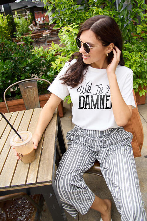 Simply Love T-Shirt mit Buchstaben-Grafik in voller Größe und kurzen Ärmeln