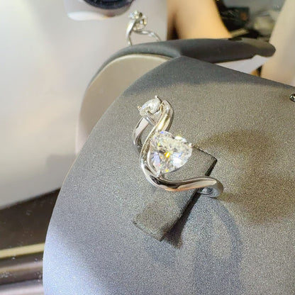 1,3 Karat Moissanit 925 Sterling Silber Ring mit unregelmäßiger Form