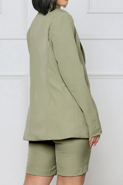 Set aus langärmeligem Blazer und Shorts