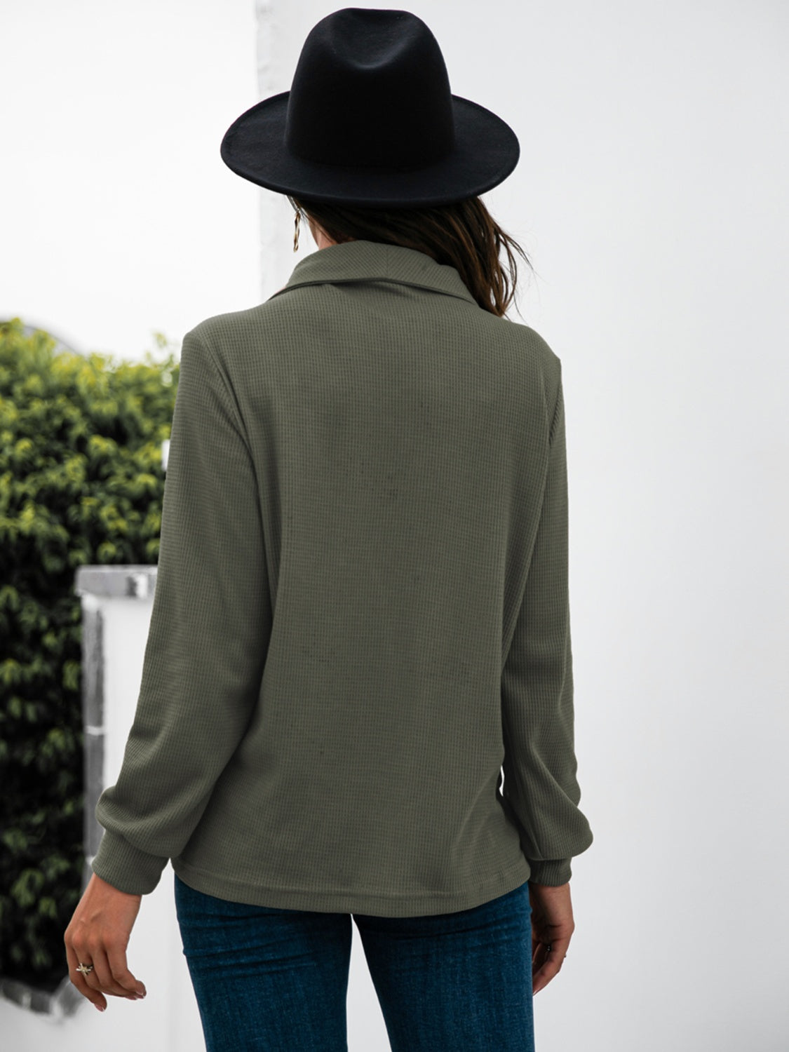 T-Shirt mit langen Ärmeln und halbhohem Knopf