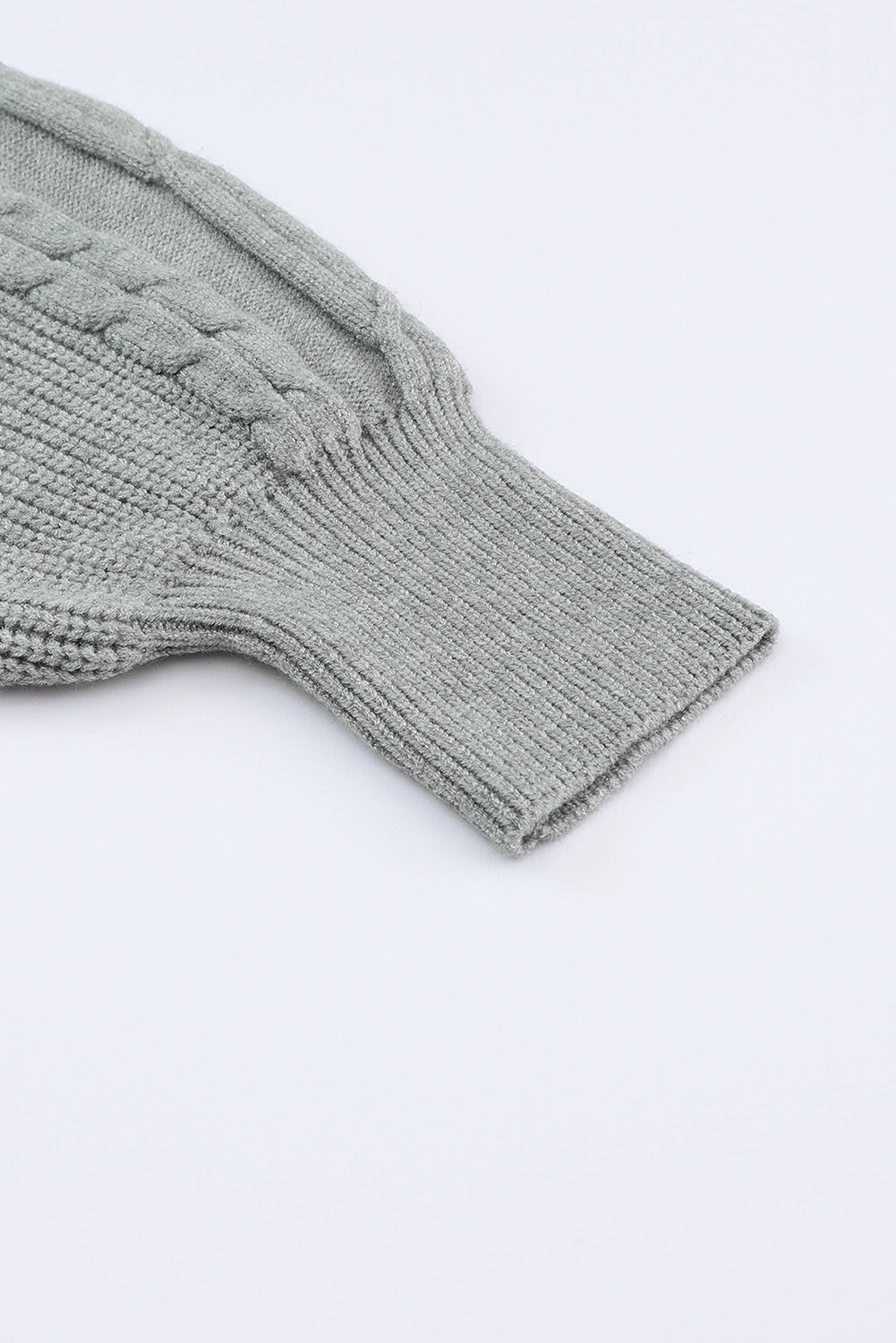 Pulloverkleid mit Zopfmuster und Laternenärmeln