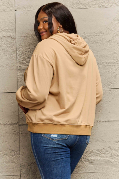 Langärmlige Kapuzenjacke mit Reißverschluss in voller Größe