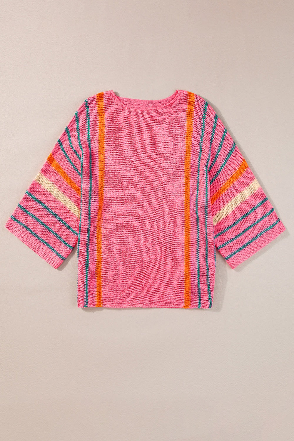 Gestreiftes Strickoberteil mit U-Boot-Ausschnitt und Dreiviertelärmeln