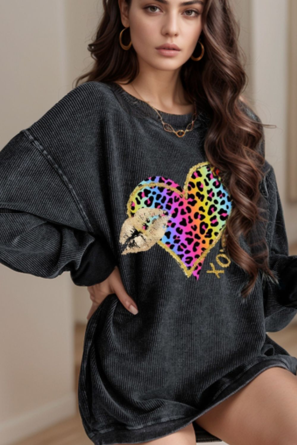 Sweatshirt mit Leoparden- und Herz-Print und überschnittener Schulter