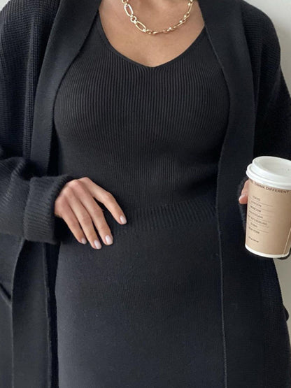 Set aus langärmliger Strickjacke mit Taschen und Rockpullover