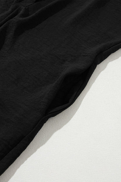 Strampler mit halbhohem Kragen und Knopfleiste