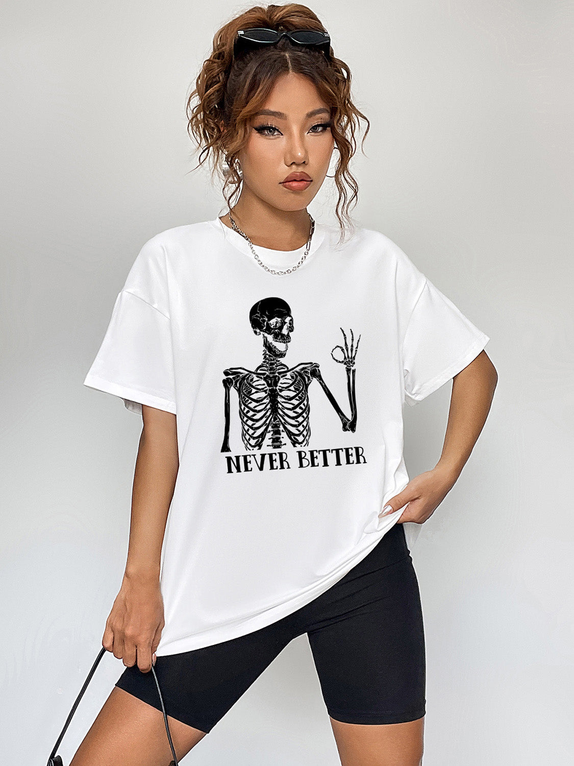 Rundhals-Kurzarm-T-Shirt mit „Never Better“-Grafik