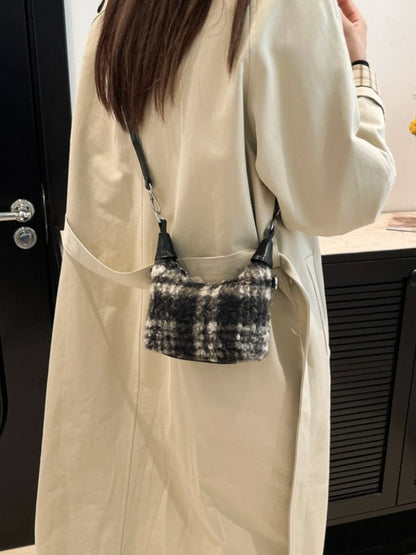 Flauschige Mini-Handtasche aus Polyester mit Reißverschluss