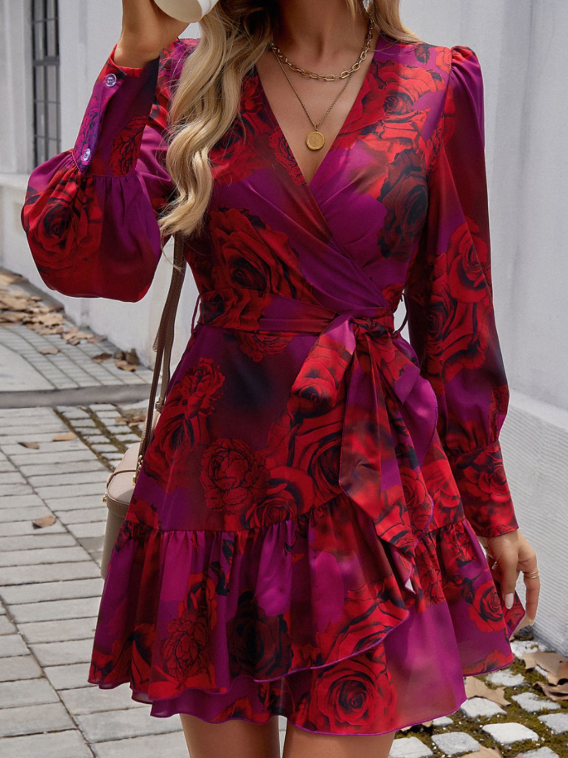 Devine – Langärmliges Minikleid mit Rüschen und Print