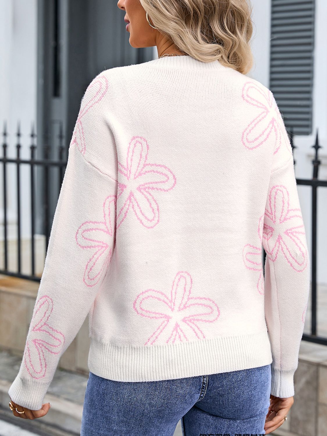Pullover mit Blumenmuster, Rundhalsausschnitt und überschnittenen Schultern