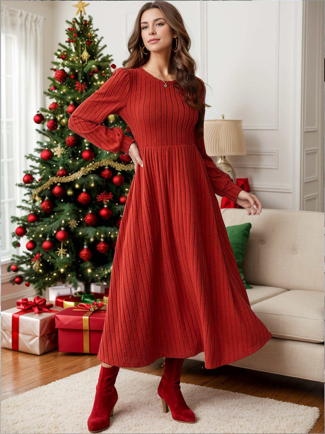 Geripptes Kleid mit Rundhalsausschnitt und langen Ärmeln