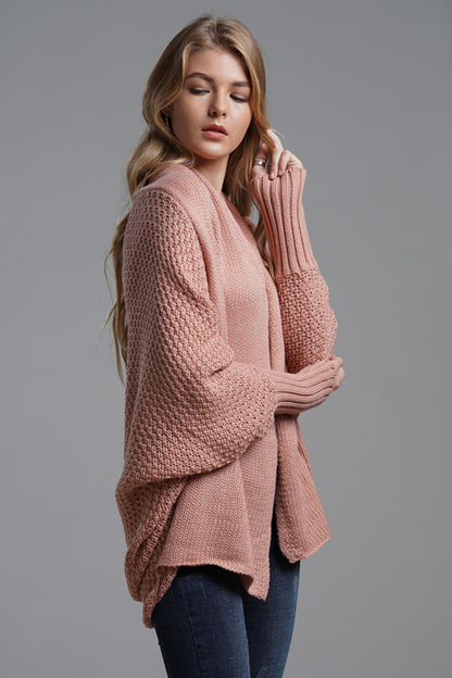 Strickjacke mit offenen Fledermausärmeln vorne