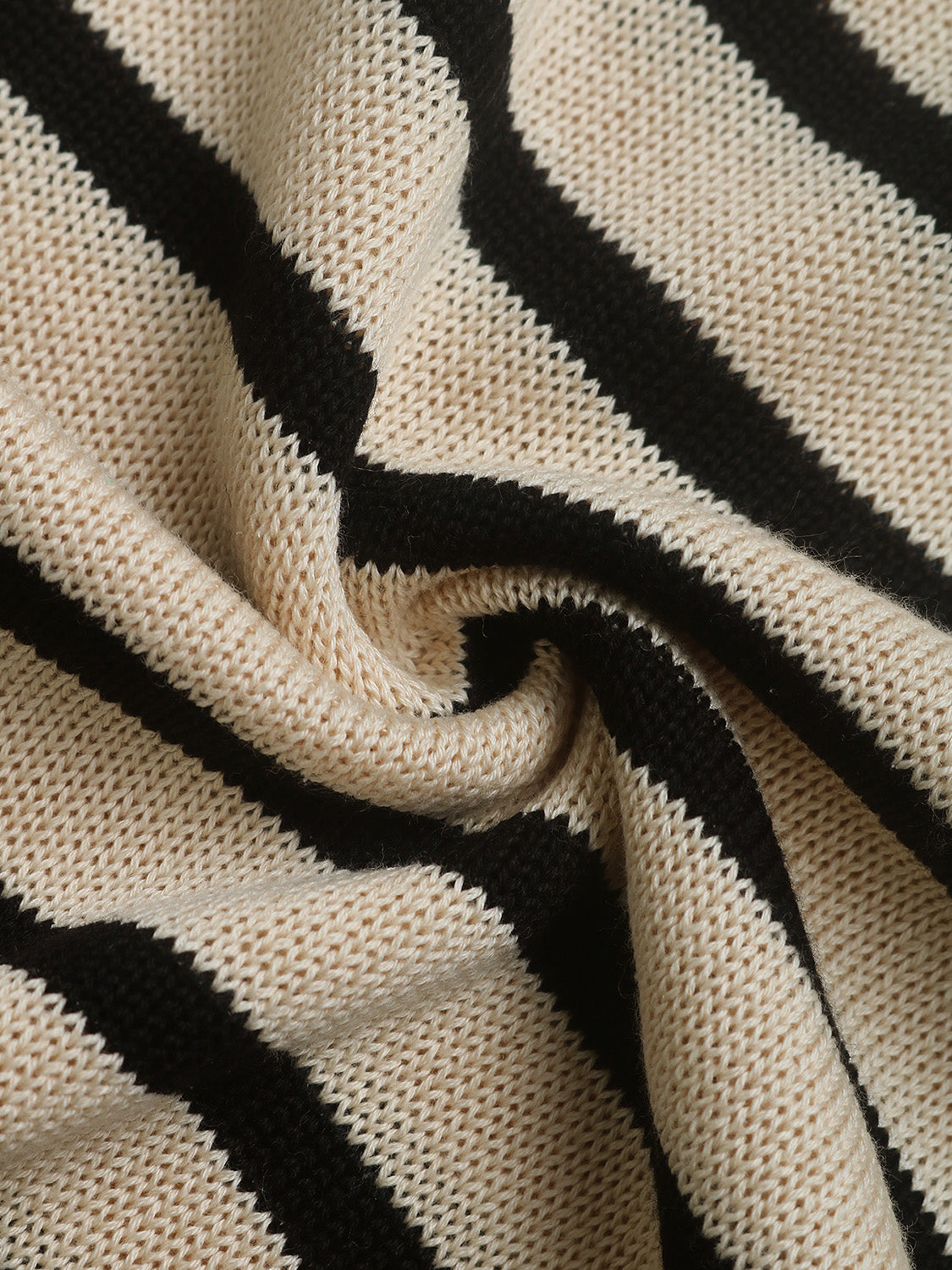 Gestreiftes Strickoberteil mit Rundhalsausschnitt und langen Ärmeln