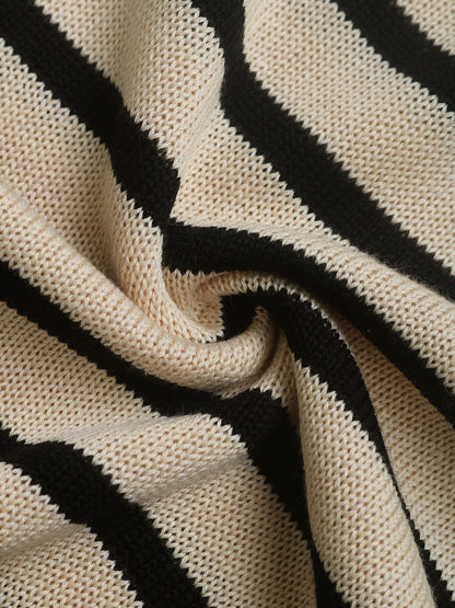 Gestreiftes Strickoberteil mit Rundhalsausschnitt und langen Ärmeln