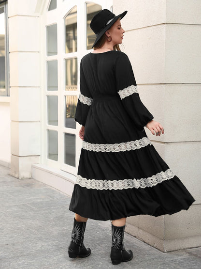 Plus Size Midikleid mit Spitzendetail und V-Ausschnitt und langen Ärmeln