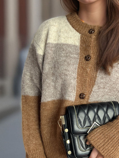 Strickjacke mit Rundhalsausschnitt und Knopfleiste in Farbblock-Optik