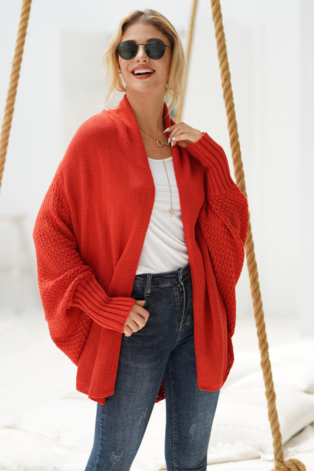 Strickjacke mit offenen Fledermausärmeln vorne