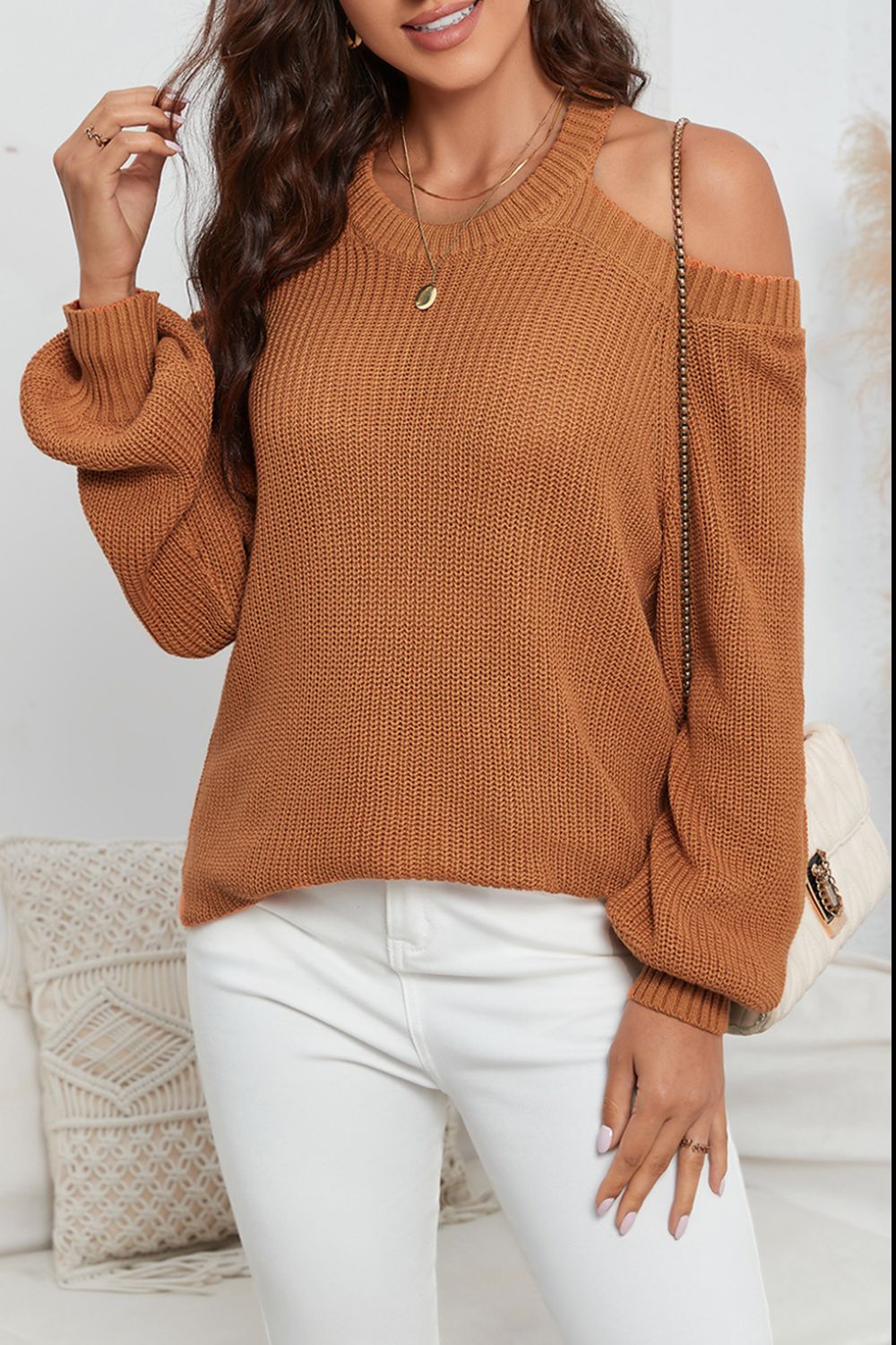 Langärmliger Pullover mit Cut-Outs auf der Rückseite und kalten Schultern