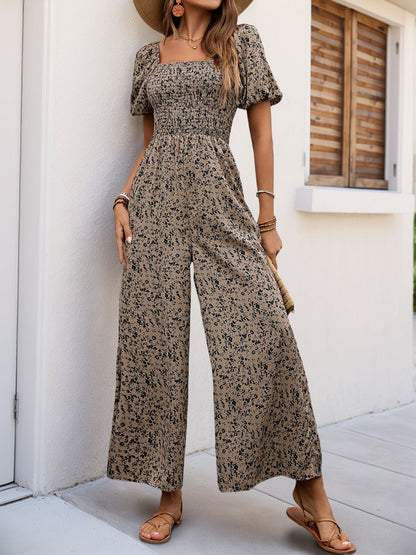 Perfee Jumpsuit mit gesmoktem Print und quadratischem Ausschnitt und Puffärmeln