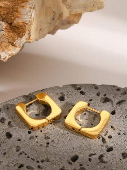 Quadratische Ohrringe aus 18 Karat vergoldetem Edelstahl